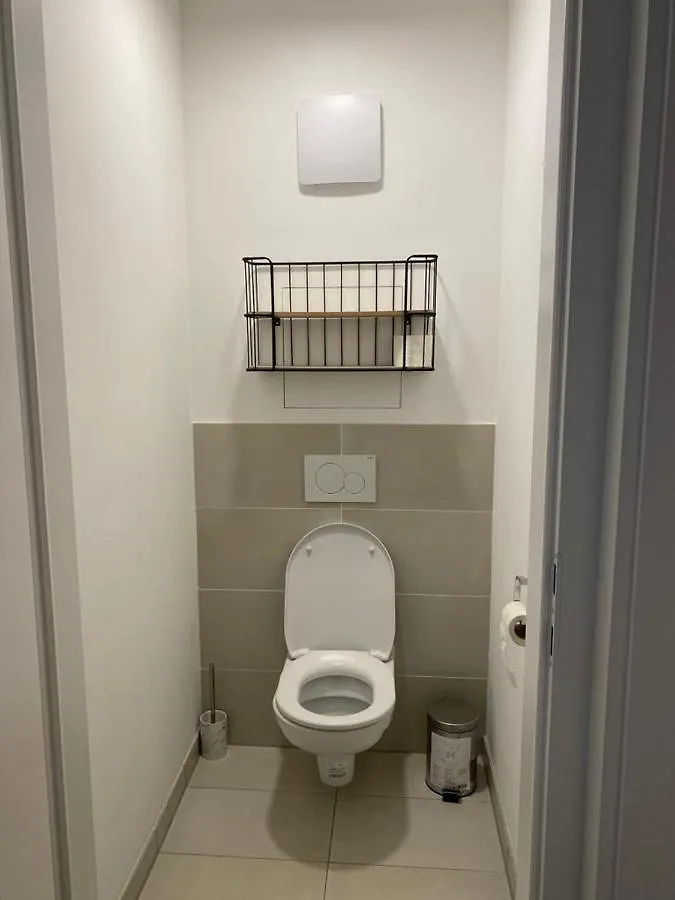 Modern Apartment With Balcony Near City Center Vienna Austria