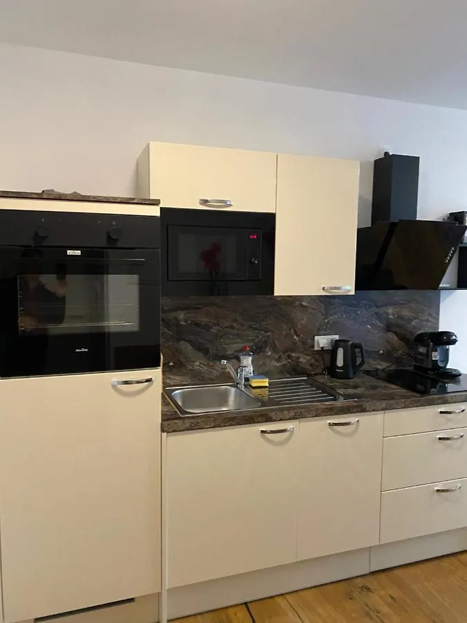 Modern Apartment With Balcony Near City Center Vienna